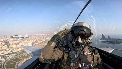 比伊朗还快！阿塞拜疆总统府宣布装备枭龙，与红旗-9组建中械体系