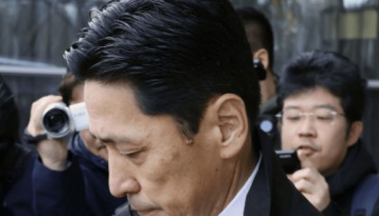 中日磋商不欢而散，而现场流传的一张照片，比磋商结果更戳人眼球