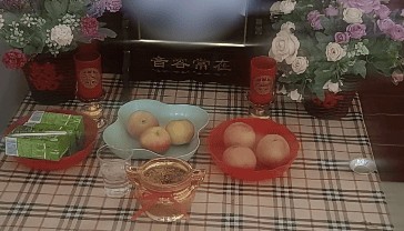 监控曝光!山西一男子因前女友拒复合持刀闯入家中,女子哥哥在家门口遇害,案件近日将开庭