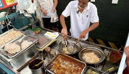 “鸡排哥”“炒粉哥”接连走红,“情绪价值”成假日文旅新密码