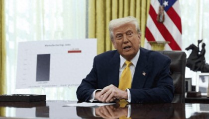 泽连斯基有一个大胆计划,特朗普已经开了绿灯,普京强硬警告:“战斧”若出,俄美翻脸!