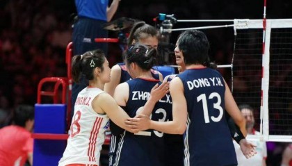 四战全胜！中国女排逆转战胜美国女排 阿灵顿站完美收官