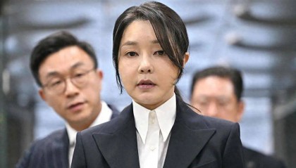 金建希,独坐牢房