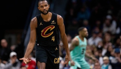 NBA官方公布最佳防守阵容 莫布利追梦阿门领衔一阵