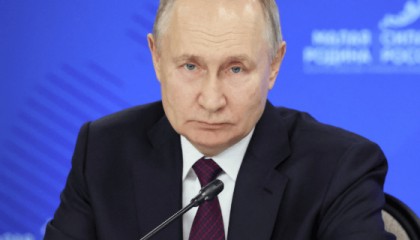 普京突遭晴天霹雳，俄军大规模投降！关键时刻，俄罗斯直言将继续谈判！