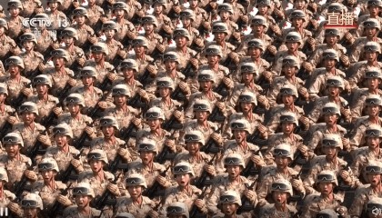 同志们好！主席好！