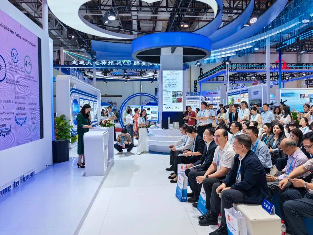 湖南省代表团赴厦门参加第二十五届中国国际投资贸易洽谈会