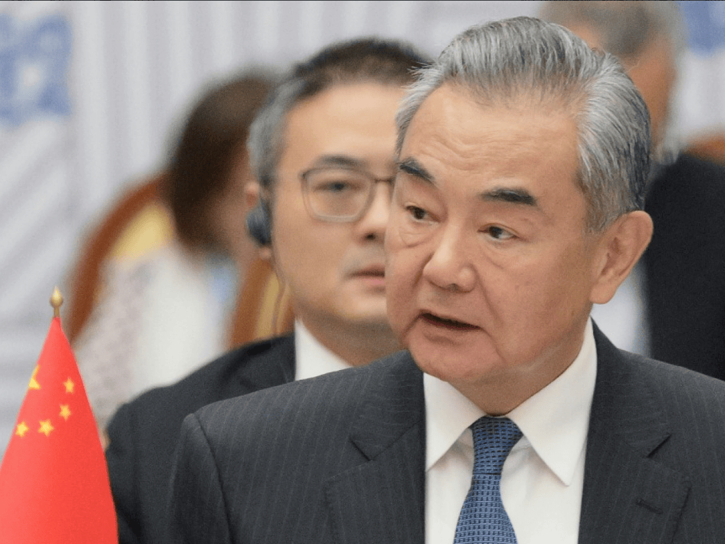 联大会议上，特朗普又闹出意外，但闭口不提中国，王毅外长的劝告起作用了 ？
