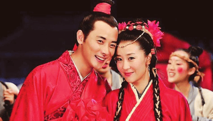 考古|苗圃被称内娱无代餐!巅峰期隐退嫁大19岁富商,如今儿女双全成人生赢家