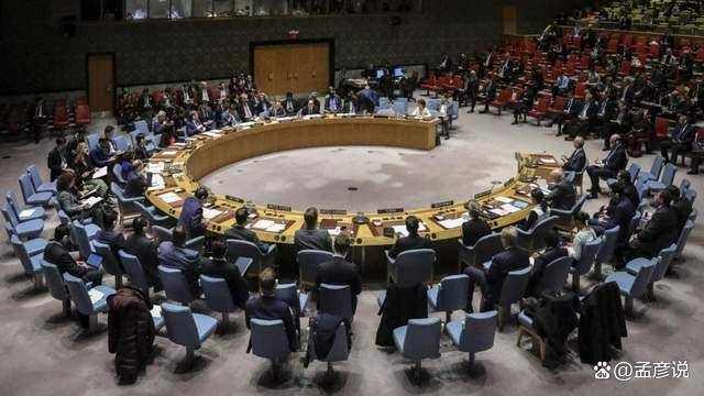 中方放行,朱拉尼喜笑颜开访美,全程站着,特朗普连座都没给他留