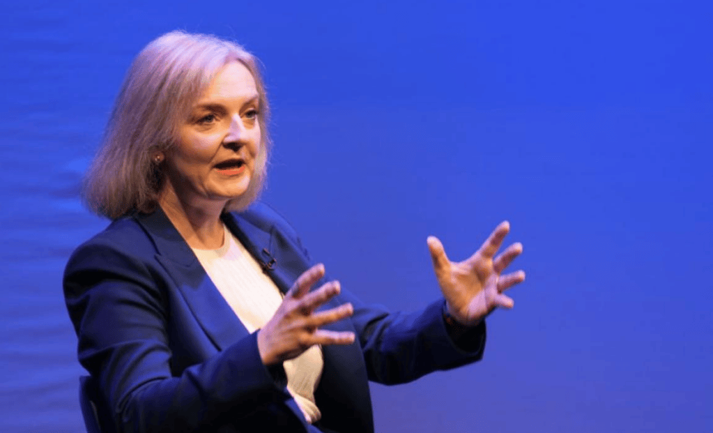 英国“最短命首相”力挺高市早苗，还要拿她当英国榜样，高市早苗这下真危险了！