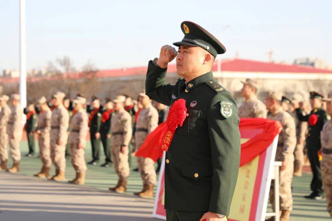 向军旗告别！中部战区部队隆重举行冬季士兵退役仪式