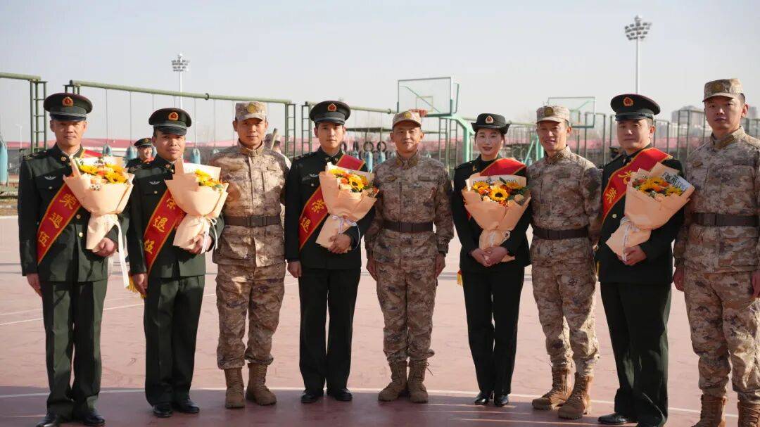 向军旗告别！中部战区部队隆重举行冬季士兵退役仪式