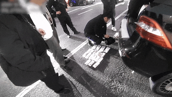 上门取走19万元，杭州一西装革履“金融专员”被抓！在高速服务区被抓，车上塞满现金