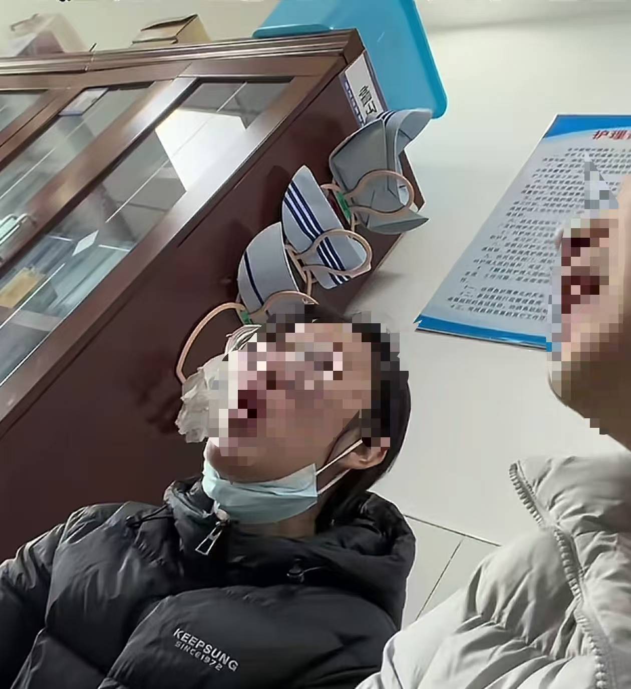 江西丰城一女护士哭诉患癌请病假遭拒，当地卫健委通报：已现场解决请病假问题