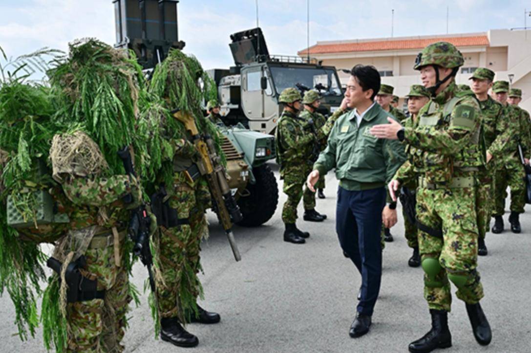 拖了40天，高市早苗对中国统一方式，首次作出回应，中方：日本没资格置喙！