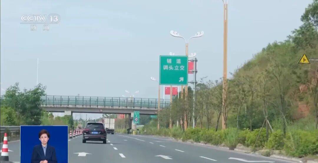 央视披露：男子在网吧厕所墙上看到“高薪日结5000-20000”广告，即将出境时被警方拦下