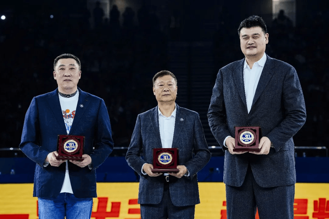 上海大鲨鱼篮球俱乐部成立三十周年：曾经的荣耀，未来的期盼