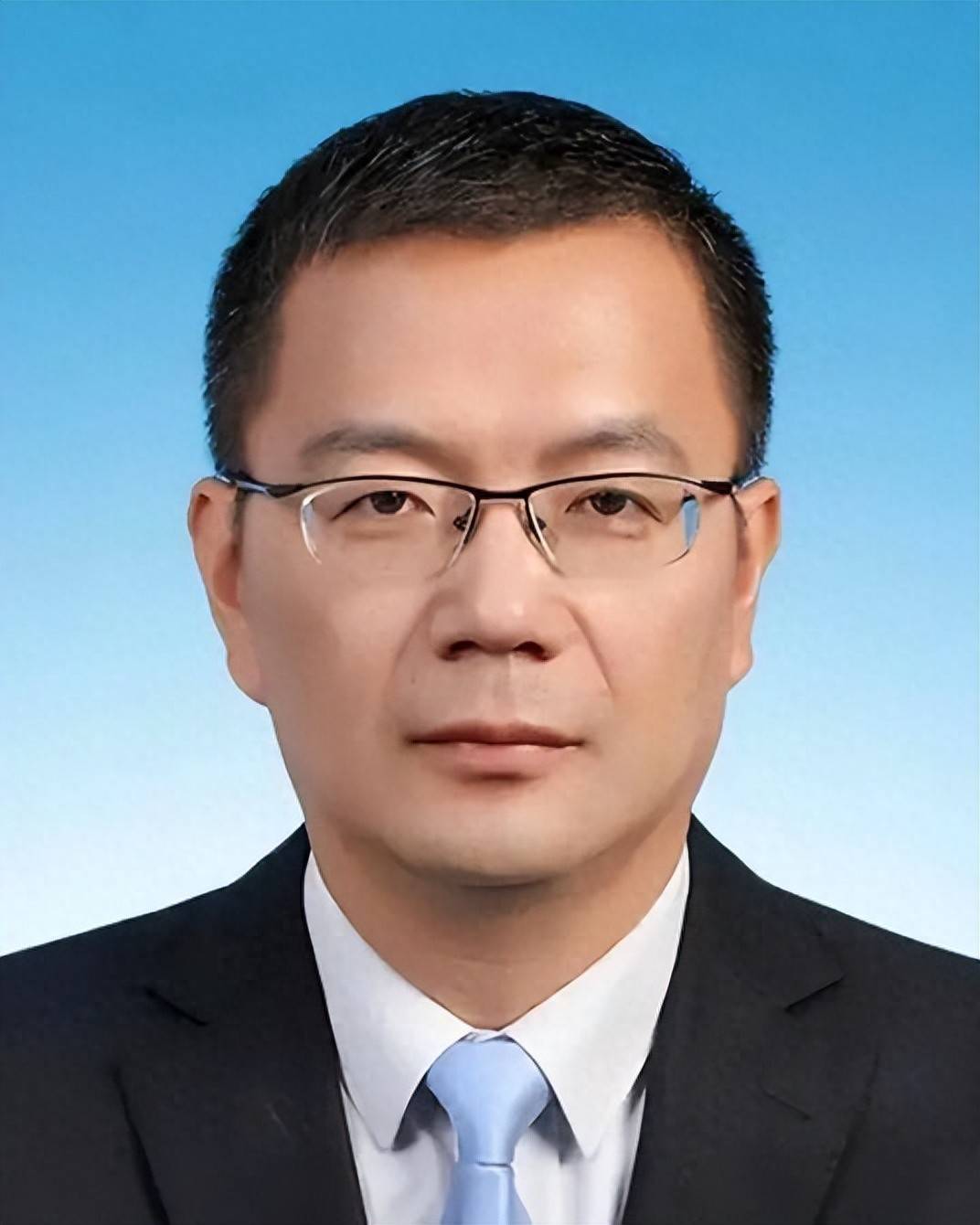 周和华任重庆市南岸区委书记，曾在厦门工作