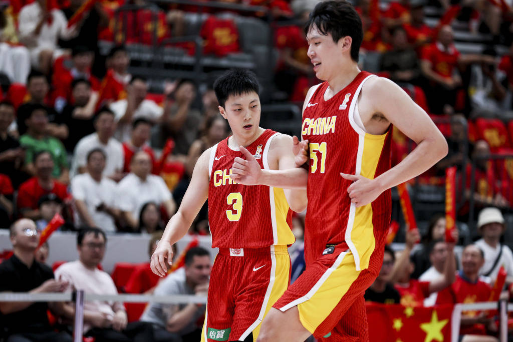 现场｜中国男篮又一次体验到了，拥有NBA球员的快乐