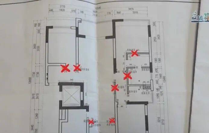 上海一小区住户拆掉自家7堵墙致整栋楼多户墙面开裂，相关部门检测为非承重墙，不会被判定为违规拆改；最新：多部门介入，将开展二次检测